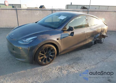 2022 Tesla Model Y Long Range Dual Motor All-Wheel Drive from USA, damaged, VIN 7SAYGDEE4NA006032